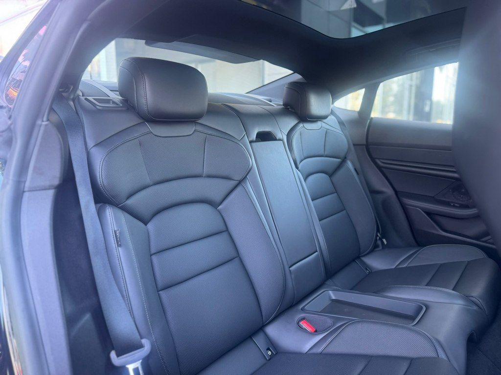 Porsche Taycan, 79.2 kWh, 2023 il, 4 900 km — Avtomobillər, Bakı (10)