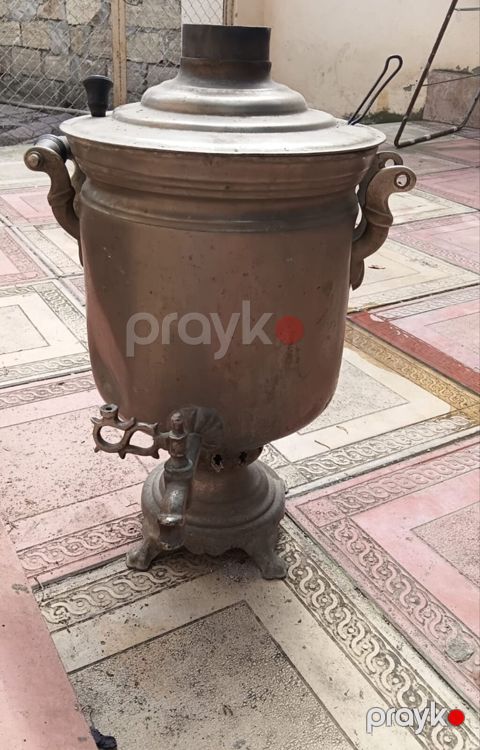 Klassik metal samovar - Material: Tökmə/metal korpus və dayanıqlı — Gəncə