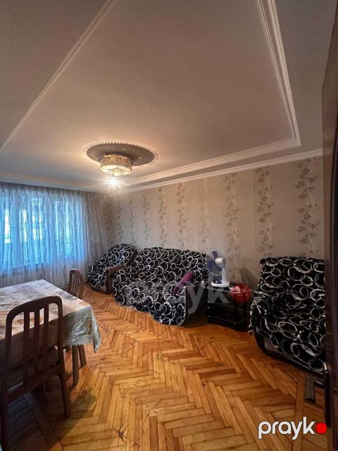 2-otaqlı mənzil kirayə verilir, H. Cavid pr., 50 m²