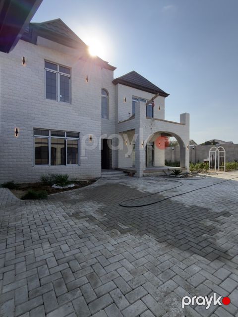 Satılır 4 otaqlı həyət evi/bağ evi 270 m² — Bakı