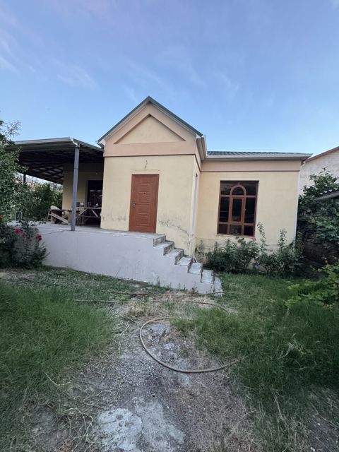 Satılır 3 otaqlı həyət evi/bağ evi 100 m² — Bakı
