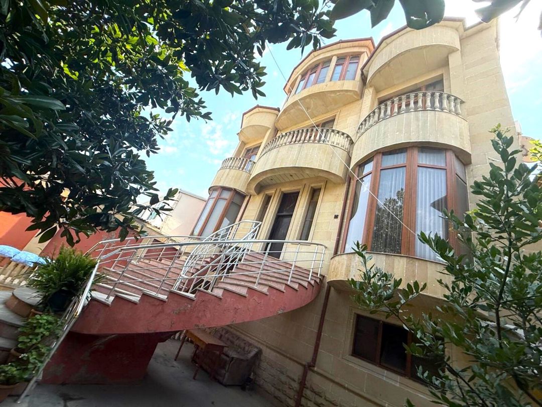 Satılır 6 otaqlı həyət evi/bağ evi 300 m² — Ev, villa, Bakı (2)