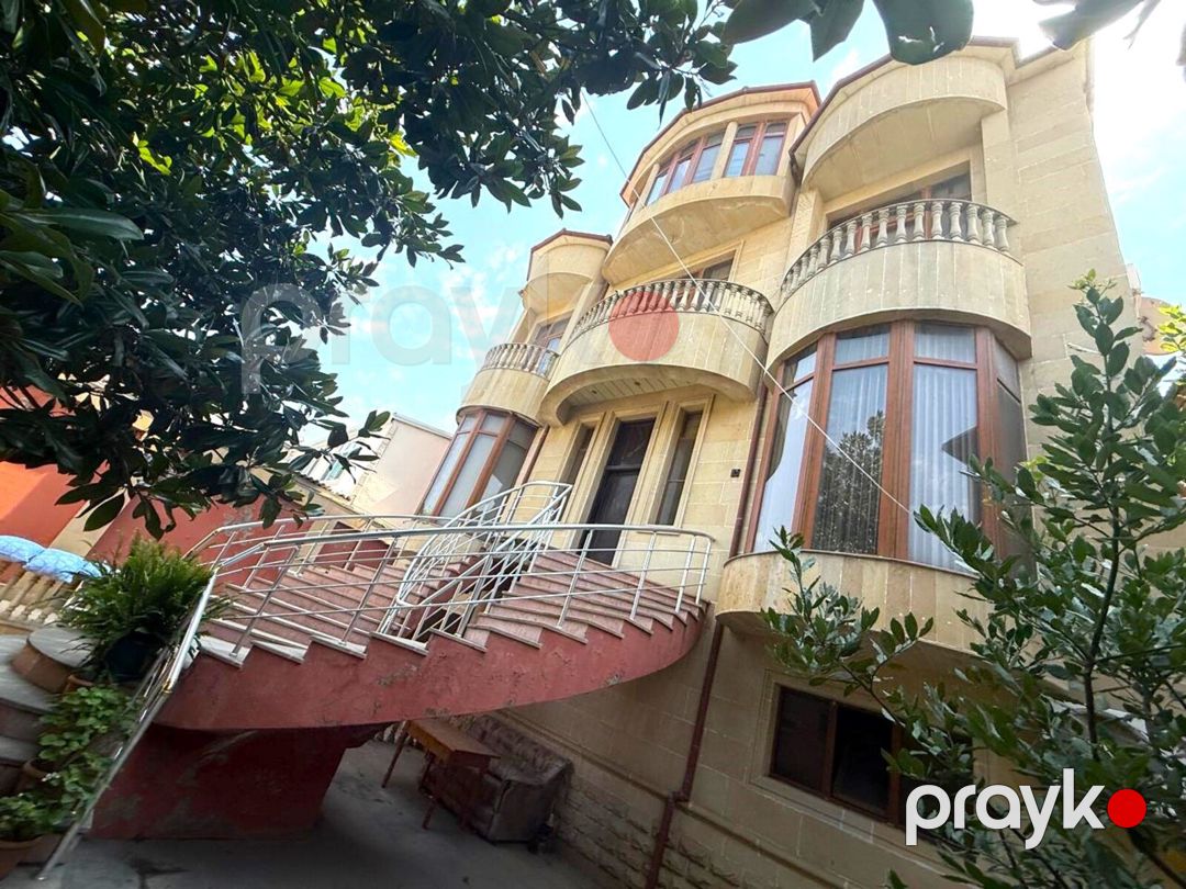 Satılır 6 otaqlı həyət evi/bağ evi 300 m² — Ev, villa, Bakı (2)