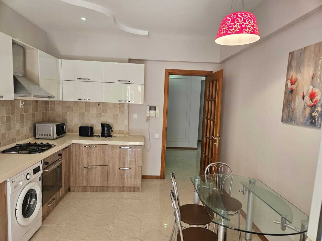 İcarəyə verilir 3 otaqlı yeni tikili 130 m² — Mənzil, Bakı (8)