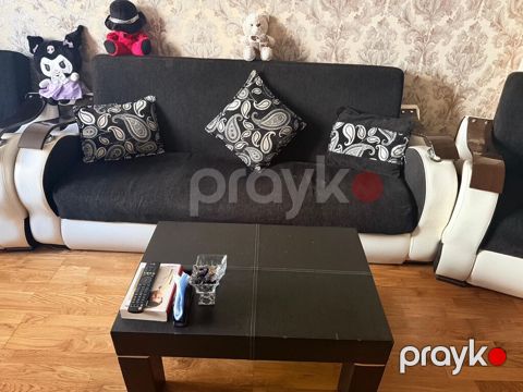 Qonaq otağı üçün yumşaq mebel dəsti - Tərkib: 1 geniş divan + 2 ədəd
