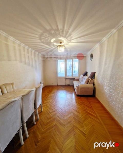 Satılır 2 otaqlı köhnə tikili 50 m²