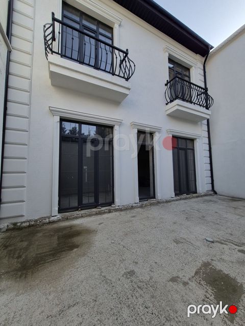 Satılır 5 otaqlı həyət evi/bağ evi 270 m²