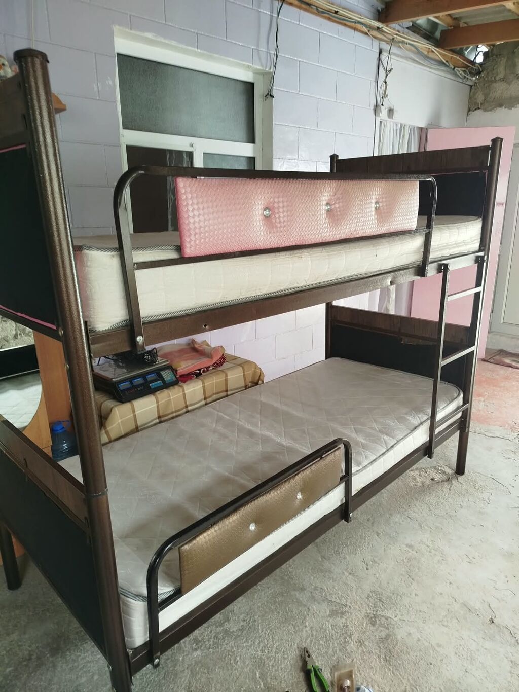 İkimərtəbəli dəmir çarpayı satılır. Model həm bunk bed kimi, həm də — Yataqlar, Bakı (7)