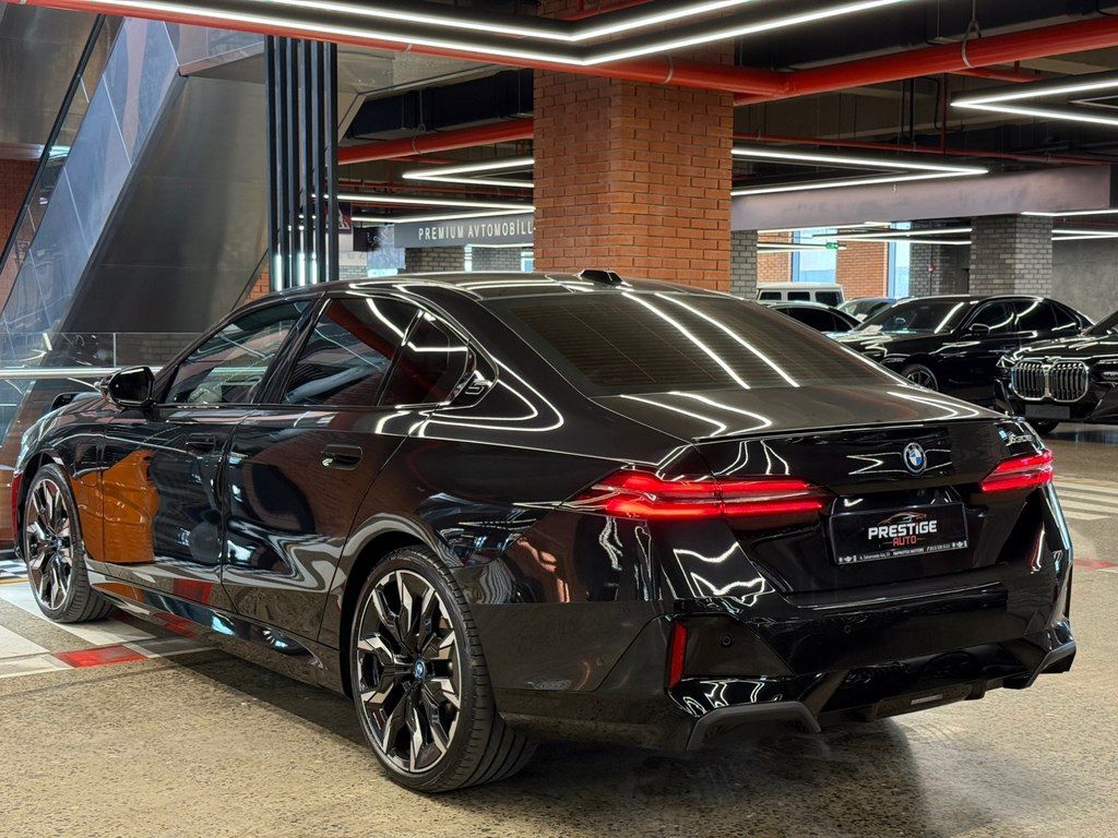 BMW 530e, 2.0 L, 19.4 kWh, 2024 il, 27 000 km — Avtomobillər, Bakı (4)