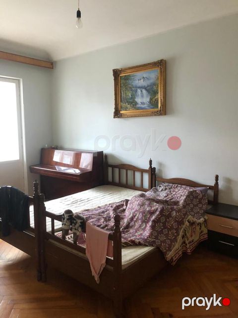 İcarəyə verilir 3 otaqlı köhnə tikili 65 m²