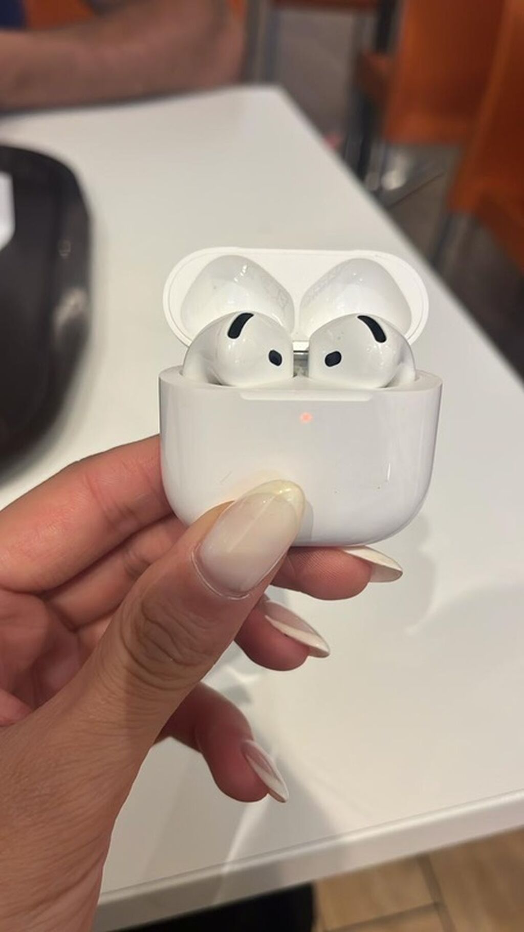 “Airpods 4” 3 aydı alınıb. Heç bir problemi yoxdur kreditlə alınıb — Qulaqcıqlar, Bakı (2)