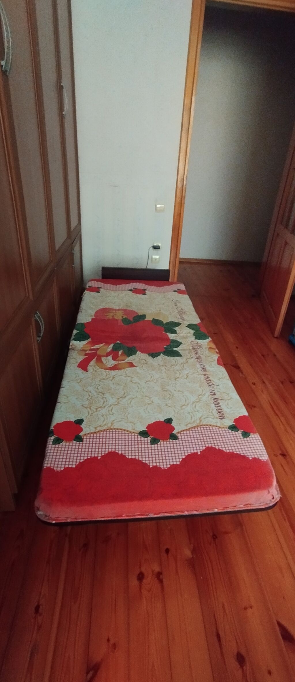 İşlənmiş, Matraslı raskladuşka — Çətir çarpayıları, Bakı (4)
