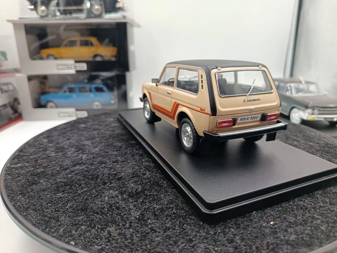 Niva modeli — Kolleksiyalar, Bakı (2)