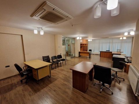 İcarəyə verilir 5 otaqlı ofis 220 m² — Bakı