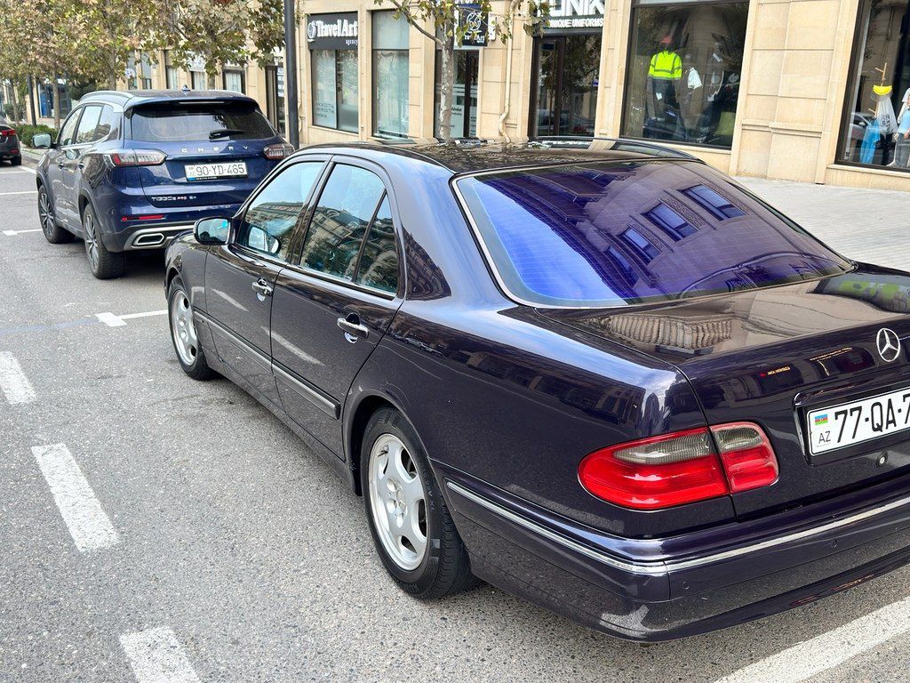 Mercedes E 240, 2.6 L, 2000 il, 400 000 km — Avtomobillər, Bakı (4)