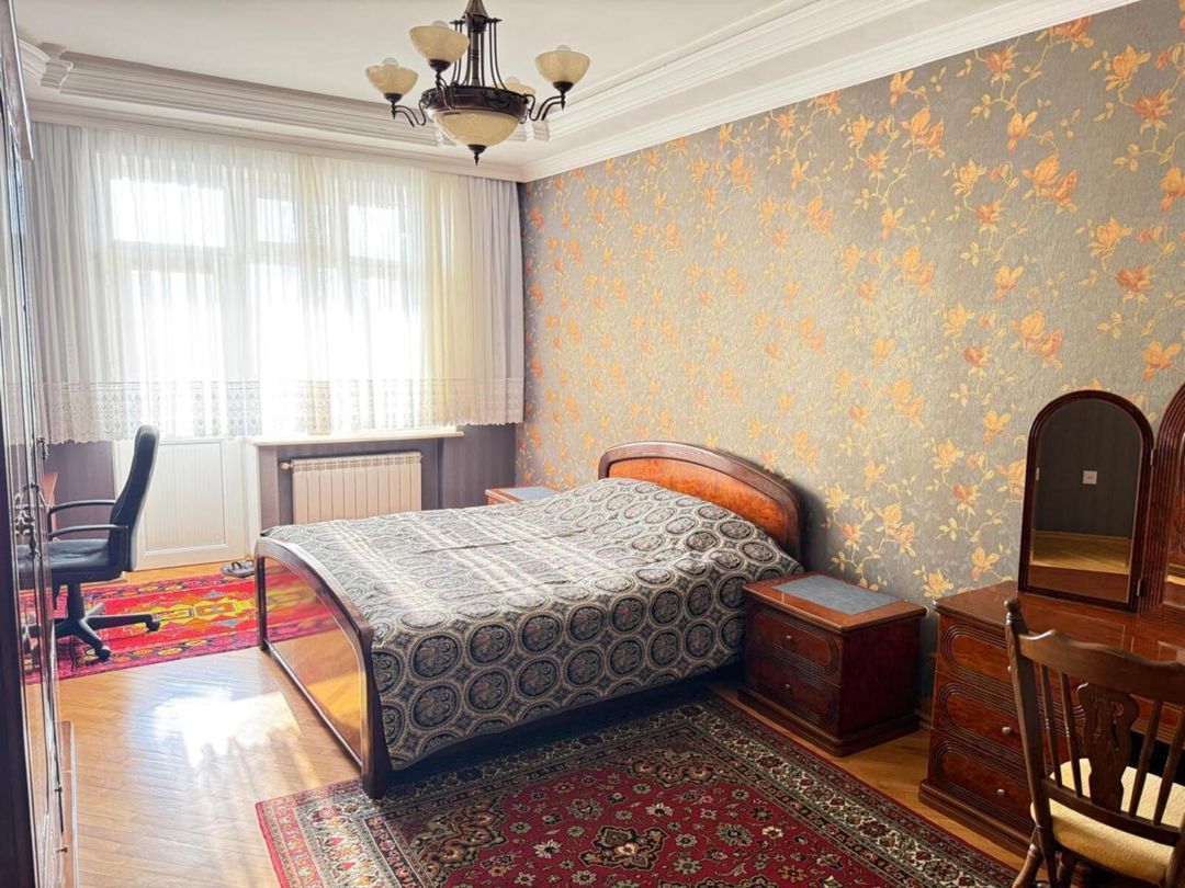 İcarəyə verilir 4 otaqlı yeni tikili 200 m² — Mənzil, Bakı (8)