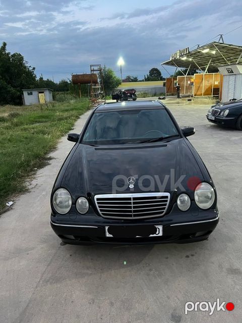 Mercedes E 240, 2.4 L, 2000 il, 361 000 km