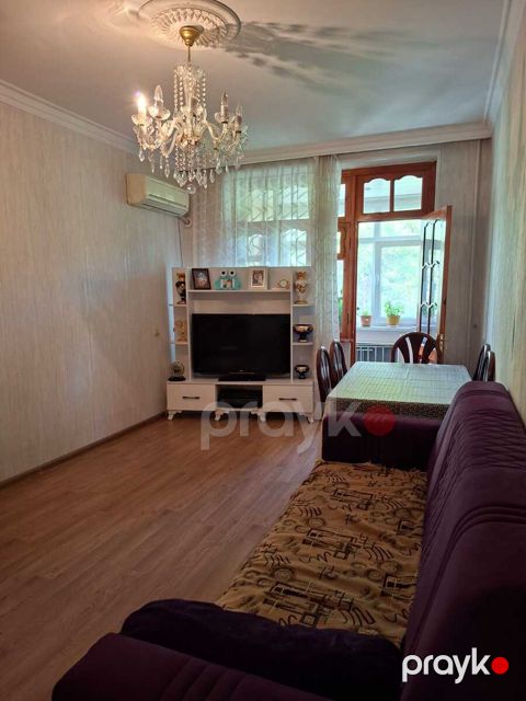 Satılır 3 otaqlı köhnə tikili 90 m²