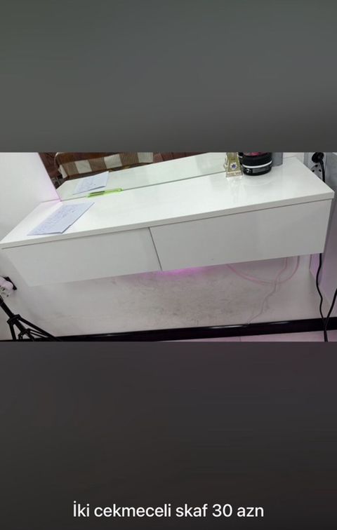 Divara montaj olunan, ağ rəngli, minimalist üslubda konsol/şkaf. - 2 — Xırdalan