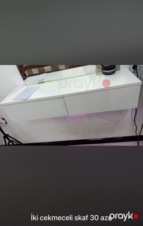 Divara montaj olunan, ağ rəngli, minimalist üslubda konsol/şkaf. - 2
