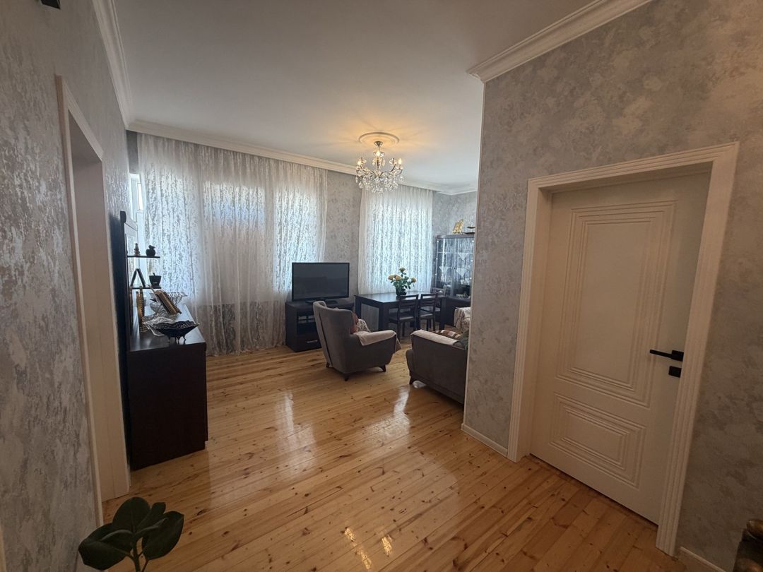 Satılır 5 otaqlı həyət evi/bağ evi 200 m² — Ev, villa, Bakı (12)