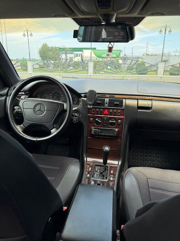 Mercedes E 300, 3.0 L, 1997 il, 495 658 km — Avtomobillər, Bakı (2)