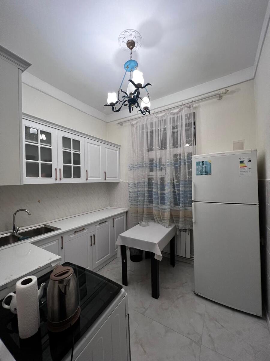 İcarəyə verilir 2 otaqlı köhnə tikili 85 m² — Mənzil, Bakı (3)