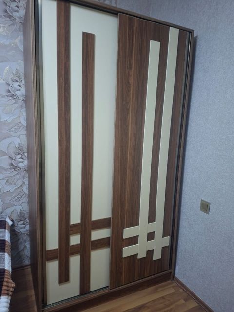 İki qapılı sürgülü şkaf Eni 1.20sm.hündürlük 2.20sm - Material: ağac — Bakı