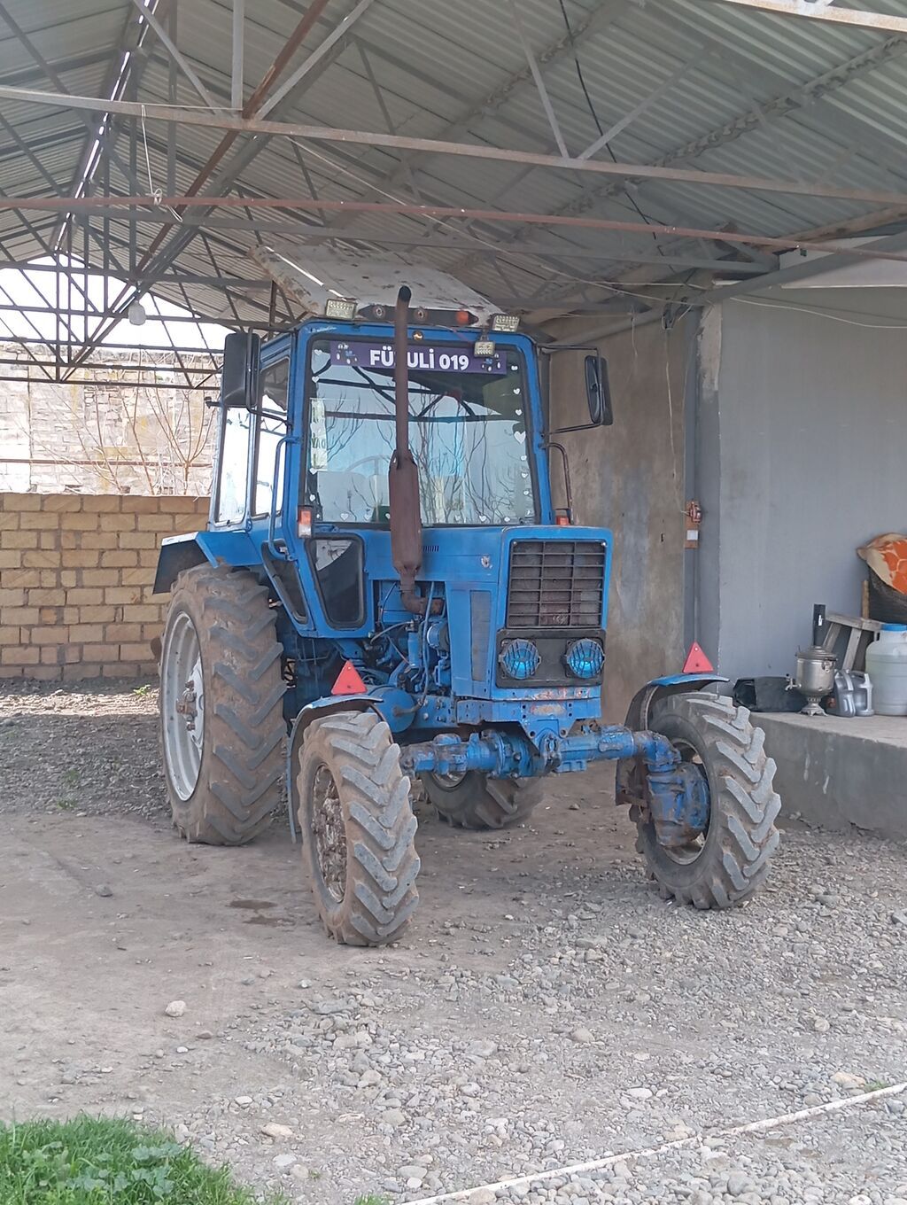 Mavi rəngli MTZ/Minsk tipli təkərli traktor - Güclü dizel mühərrik — Traktorlar, Bakı (8)