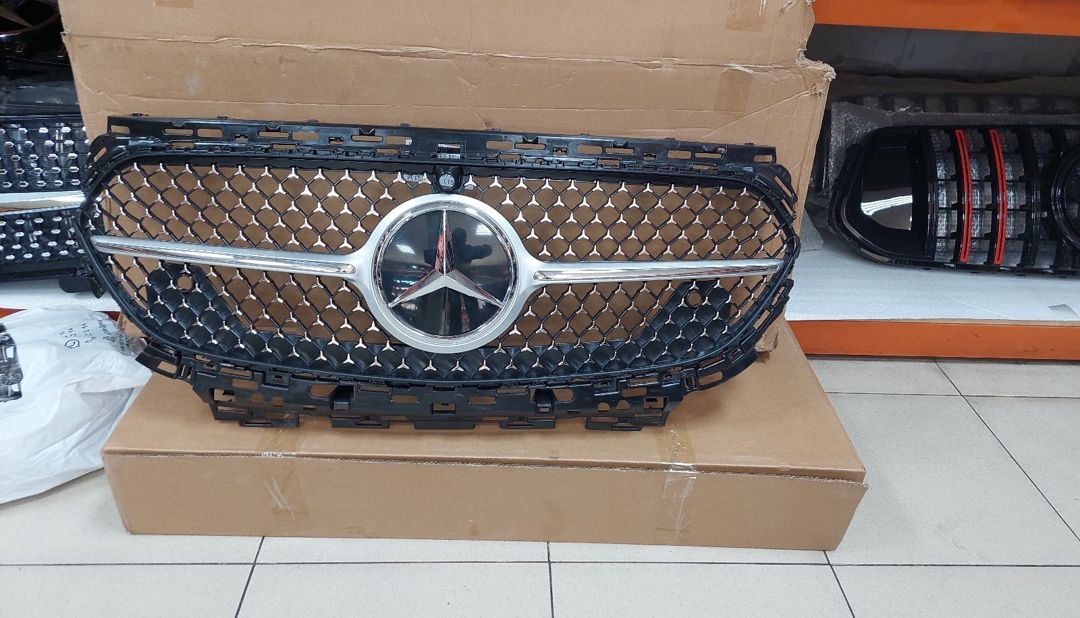 Mercedes E 214 Radiator barmaqlığı — Ehtiyat hissələri və aksesuarlar, Bakı (11)