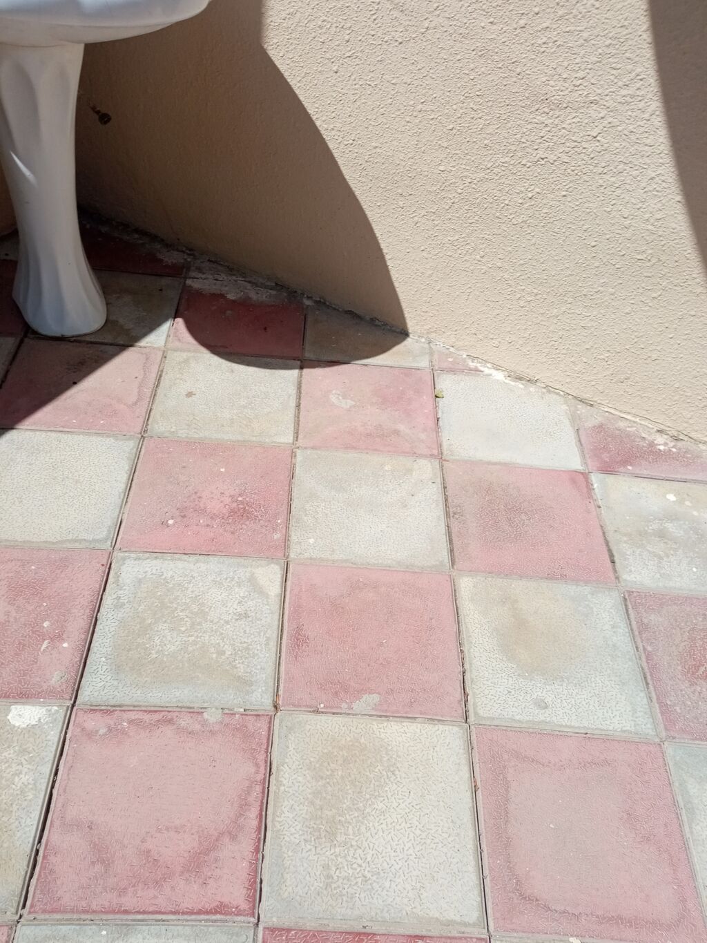Açıq məkanlar üçün dayanıqlı ayaqlı əl-üz yuma lavabosu - Material — Lavabolar, Bakı