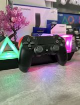 PlayStation DualShock 4 simsiz oyun pulti – orijinal dizayn, qara rəng — Игры, приставки и программы — Аксессуары