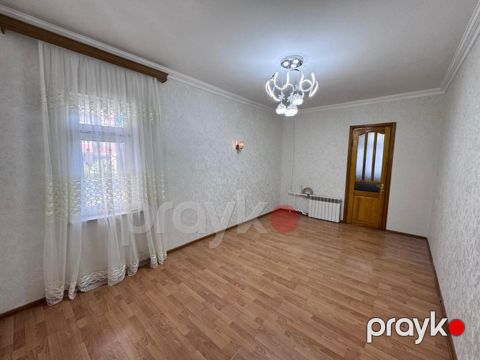 Satılır 2 otaqlı köhnə tikili 52 m²