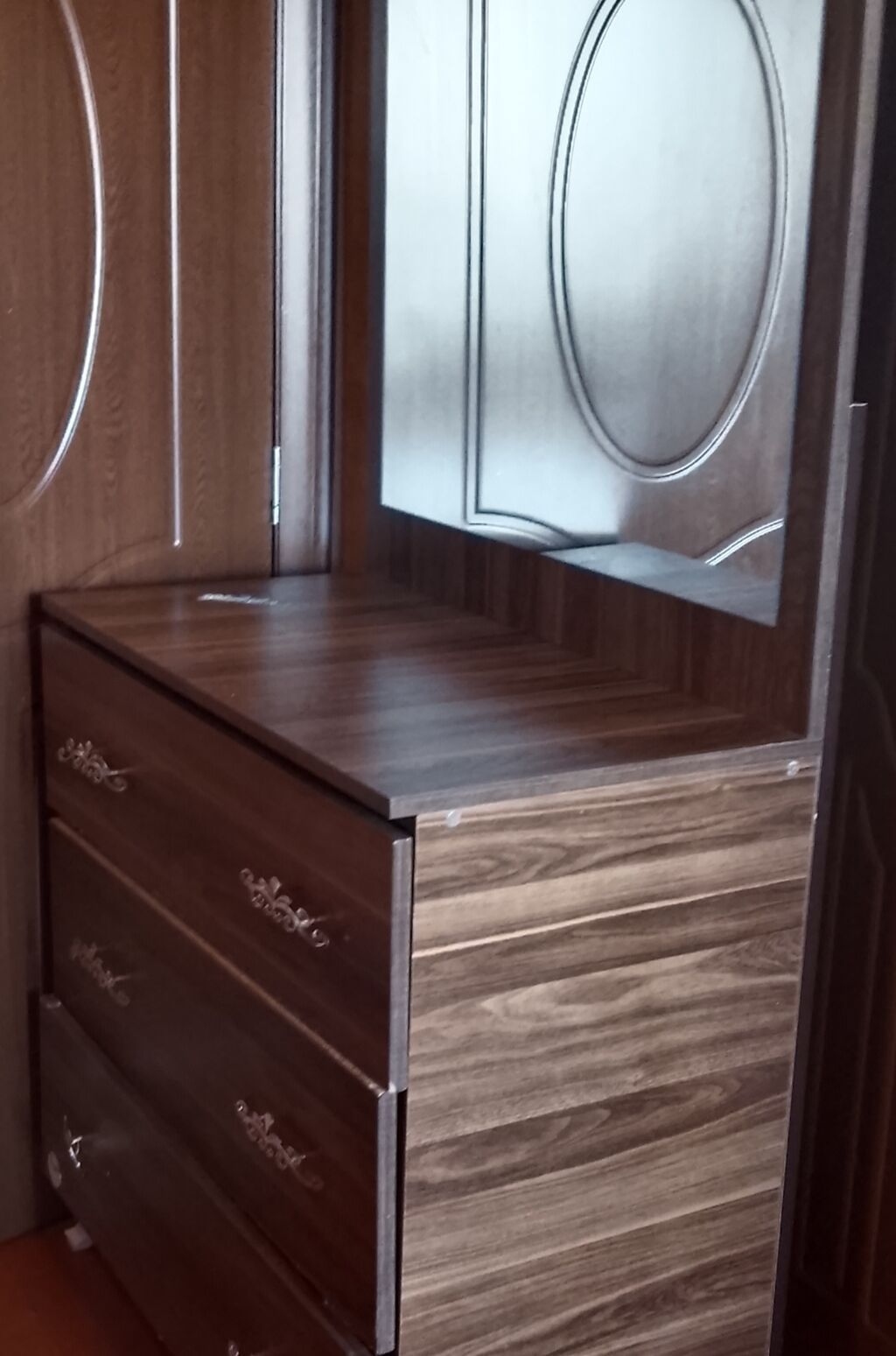 Taxtadan komod və güzgü dəsti - Material: ağac teksturalı laminat/MDF — Komodlar və tumbalı, Mingəçevir (2)