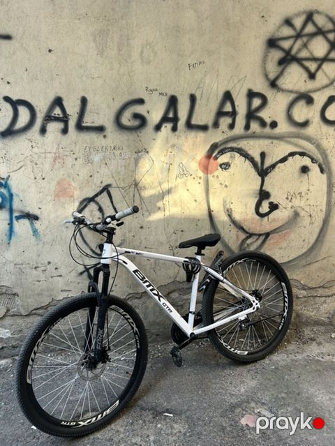 BMX GTR dağ velosipedi - Rəng: ağ-qara - Çərçivə: yüngül və möhkəm — Bakı