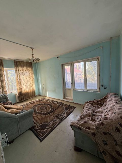 Satılır 2 otaqlı köhnə tikili 60 m² — Bakı