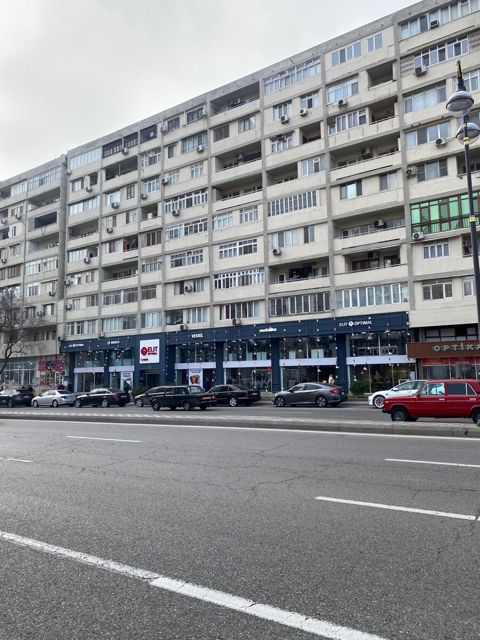 Satılır 3 otaqlı köhnə tikili 85 m² — Bakı