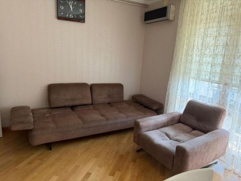 divan ve krelso 500 manata satılır. Elmler AFA 80855 — Mehdiabad