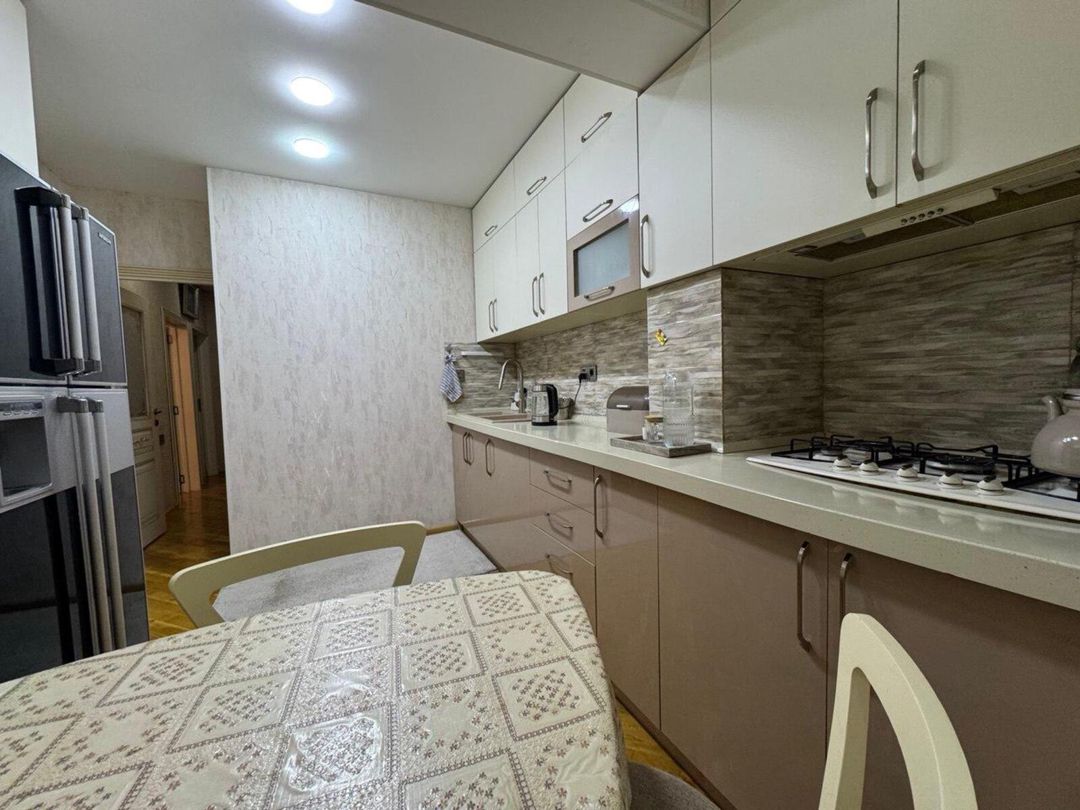 Satılır 3 otaqlı köhnə tikili 100 m² — Mənzil, Bakı (10)