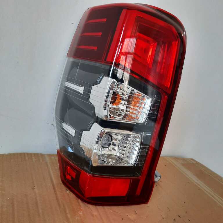 "Mitsubishi L200 2019" stop işığı — Ehtiyat hissələri və aksesuarlar, Bakı (2)