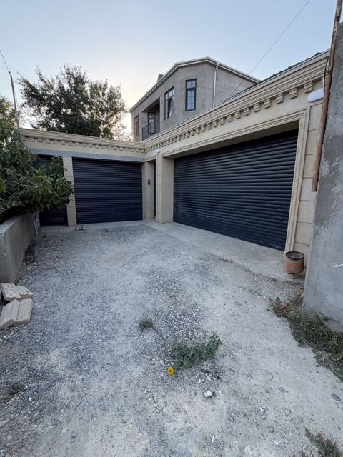 Satılır 5 otaqlı həyət evi/bağ evi 200 m² — Bakı