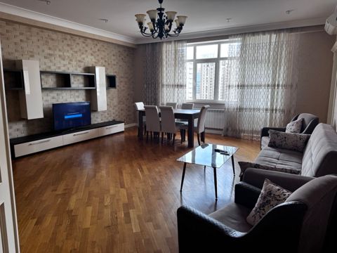 Satılır 3 otaqlı yeni tikili 170 m² — Bakı