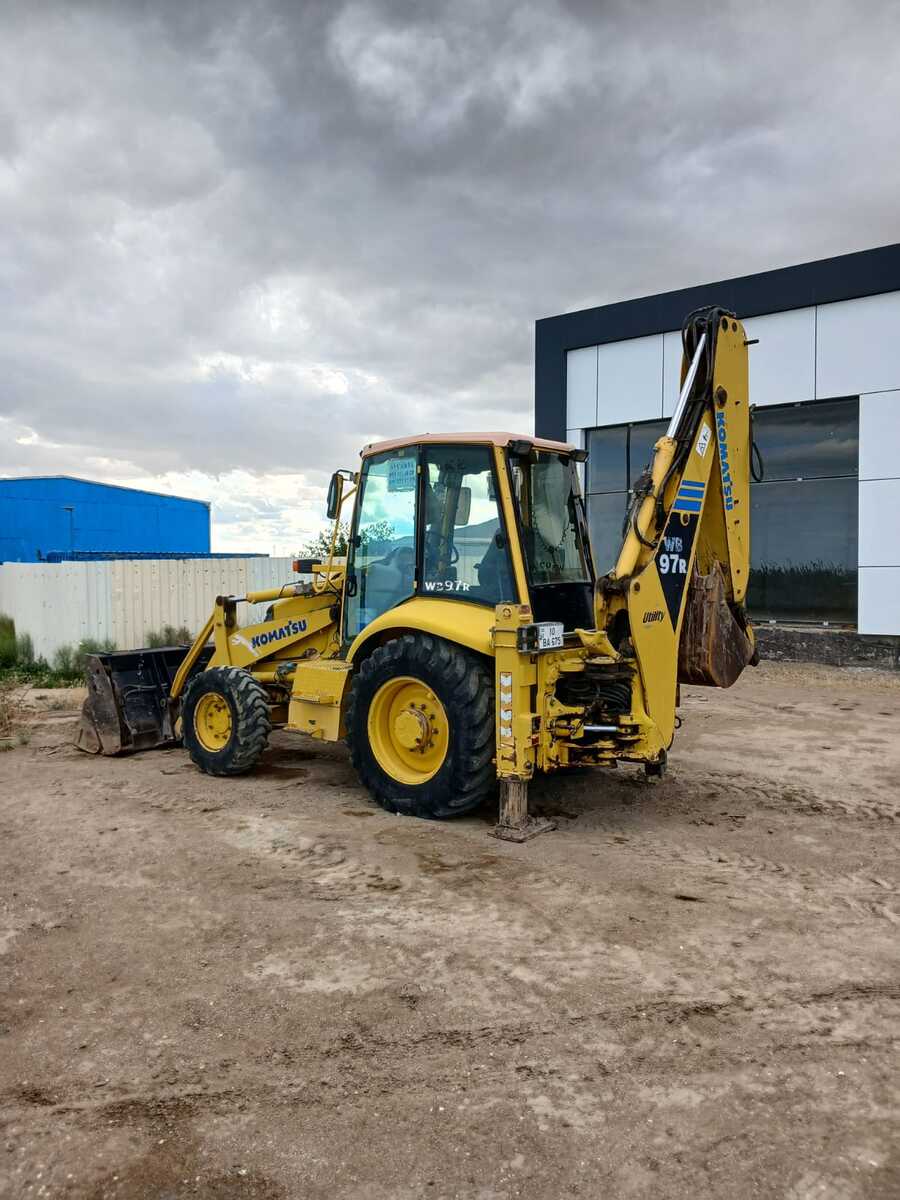 Tikinti texnikası Komatsu, 2002 il — İnşaat texnikası, Bakı (2)
