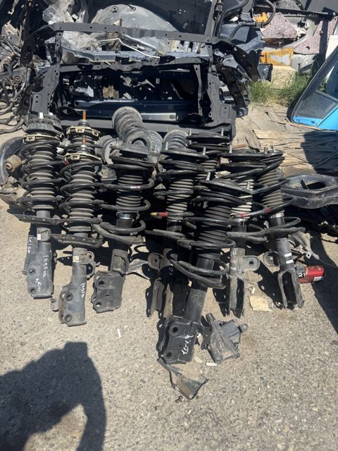 Toyota Corolla amortizatorları — Bakı
