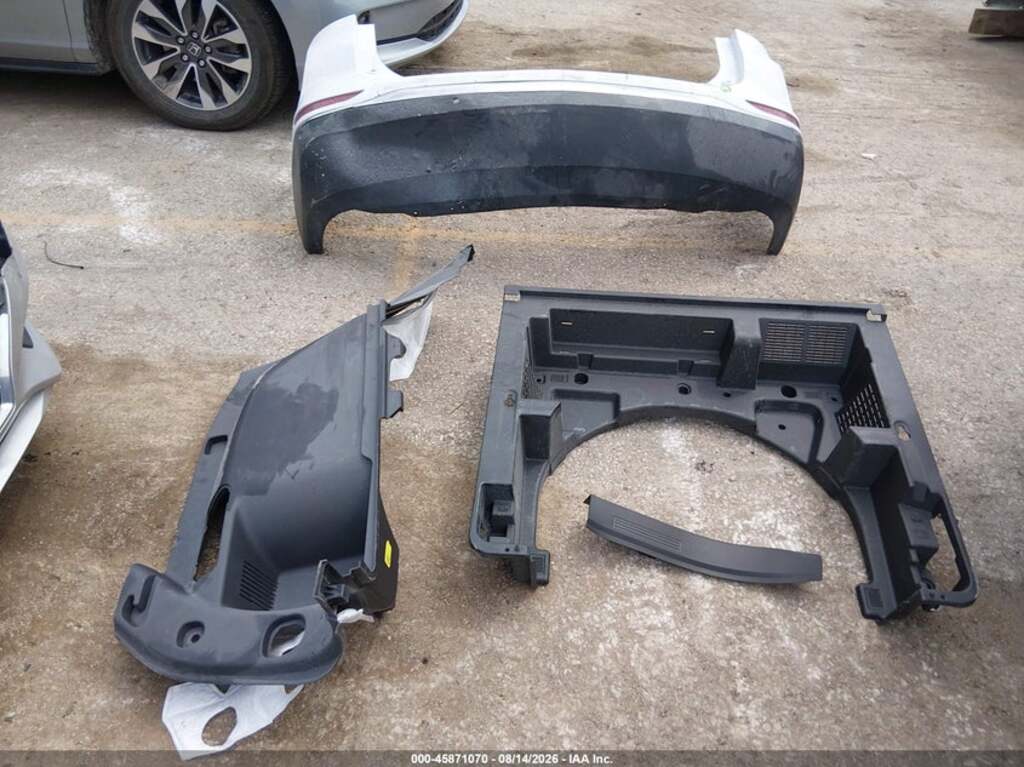 Chevrolet Equinox, 1.5 L, 2020 il, 81 568 km — Avtomobillər (11)