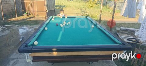 Bilyard masası – rus piramidası üçün 2 ededir. 2 ci 1000m satılır