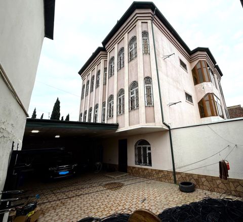 Satılır 12 otaqlı həyət evi/bağ evi 900 m² — Bakı