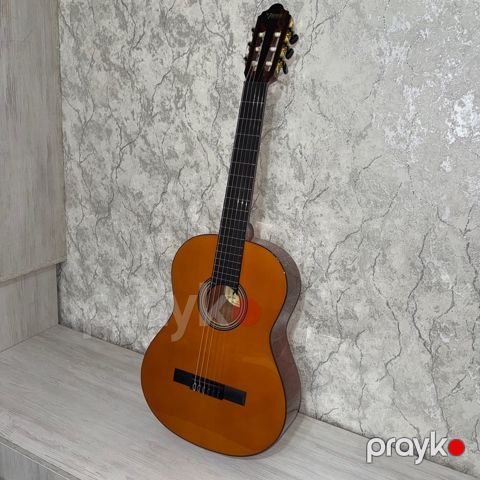 Gitara Valencia — Bakı
