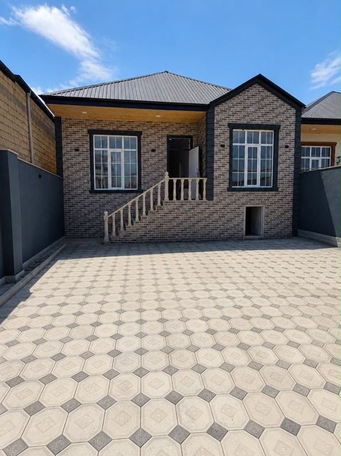 Satılır 4 otaqlı həyət evi/bağ evi 130 m² — Bakı