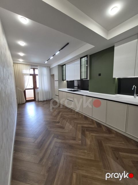 Satılır 3 otaqlı yeni tikili 120 m²